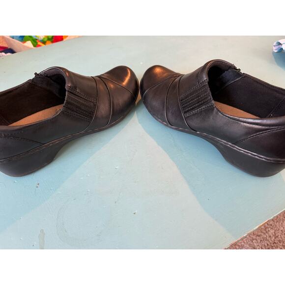 CLARKS Collection, BLACK  loafers, size 8.5, cute leather shoes! - Picture 3 of 8